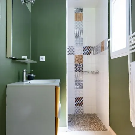 Frenchyhomes Jacuzzi Piscine Wifi 度假居 萨莱