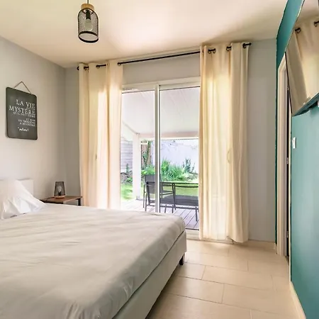 Frenchyhomes Jacuzzi Piscine Wifi 度假居 萨莱